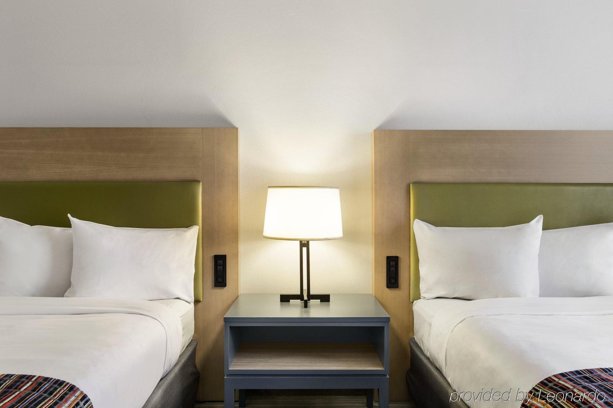 Country Inn&Suites by Radisson, Wausau, WI Schofield Extérieur photo
